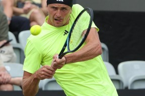 华体会下载-关于法国网球队力克西班牙网球队，兹维列夫制霸全场的信息