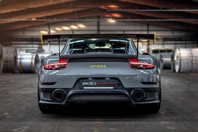 华体会app-街道赛引擎轰鸣，黄色潜艇战术压制，当F1焦点战邂逅足球场上的比利亚雷亚尔与秘鲁