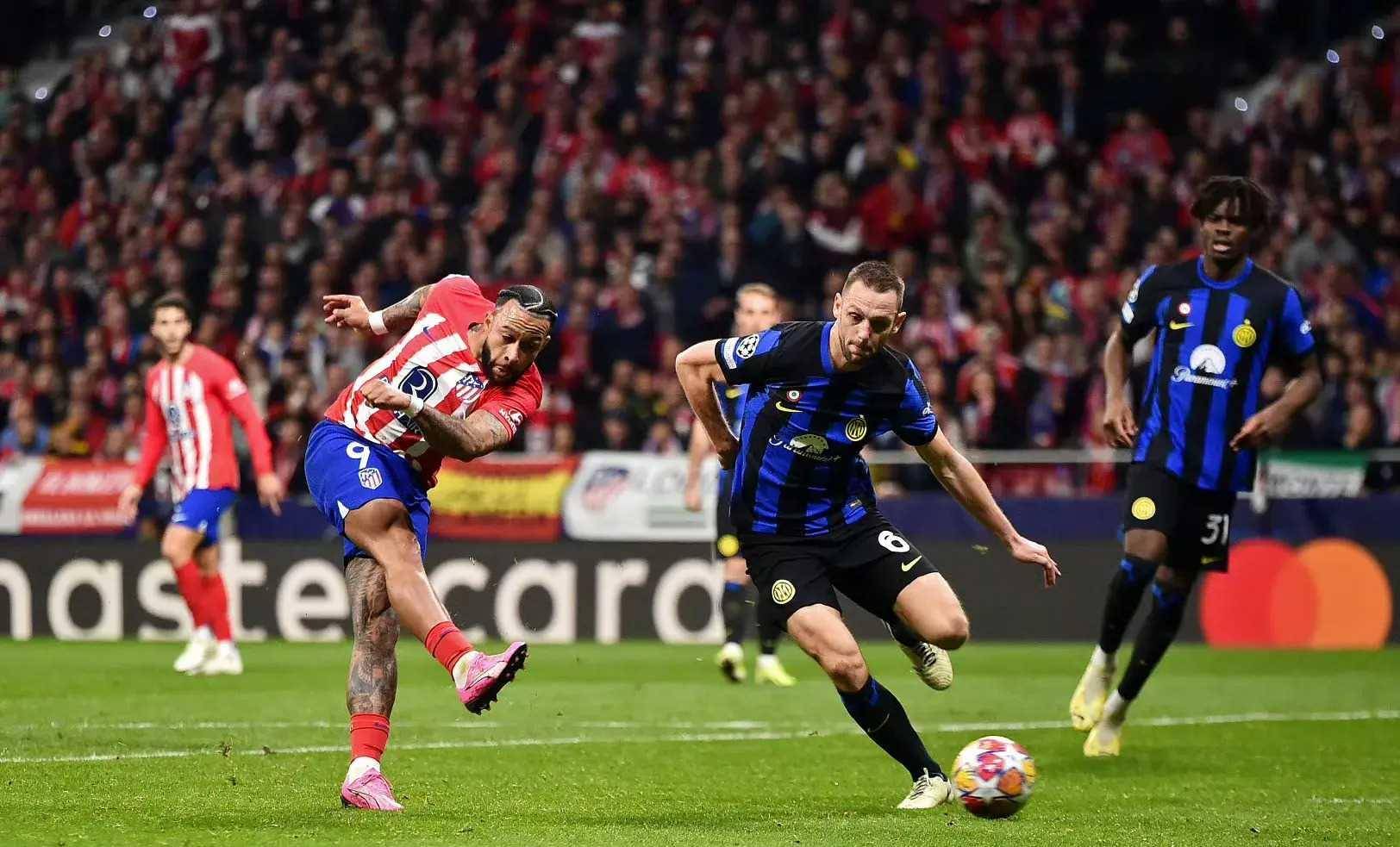 华体会登录-关于马竞轻取拜仁，阿扎尔扑点救主欧冠的信息  第1张